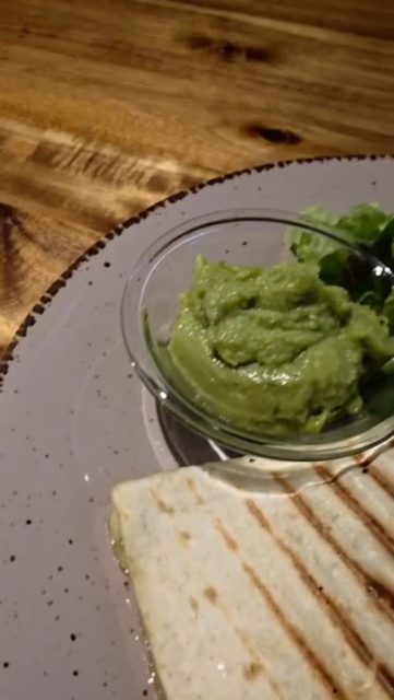 Heute auf dem Tagesmenu,
hmmmm….
#fruchtsaftbar #bern #qusadillas #menu #takeawayfood