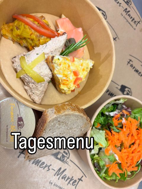 Tagesmenu von heute,

belegte Brötli mit buntem Salat

#tagesmenu #takeawayfood #berncity🇨🇭