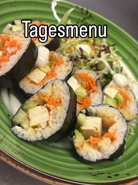 Heute gibt es Sushi in der Fruchtsaftbar, chum go probiere…
#fruchtsaftbar #sushilovers❤️ #veganfoodlovers